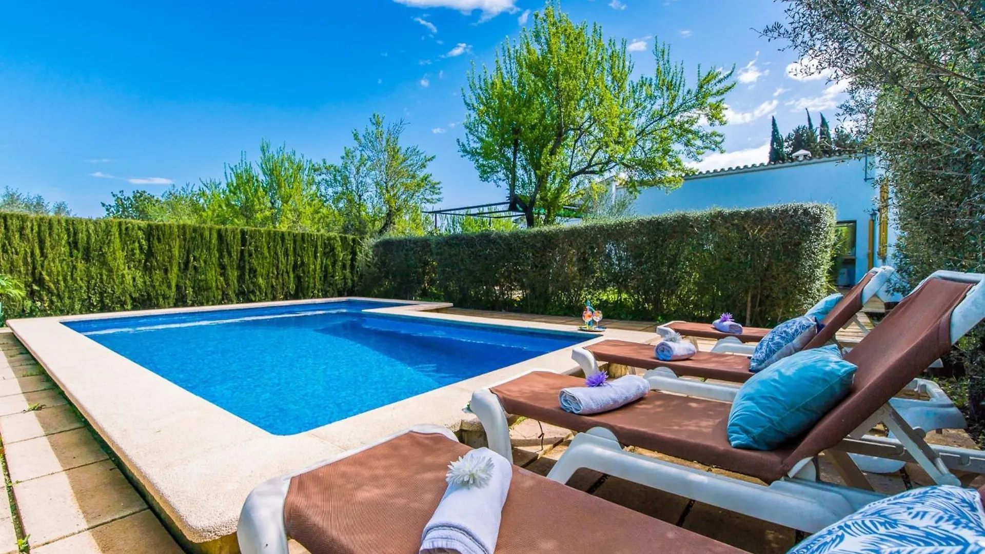 Holiday Home In Inca With Pool & Mountain Views Spanien