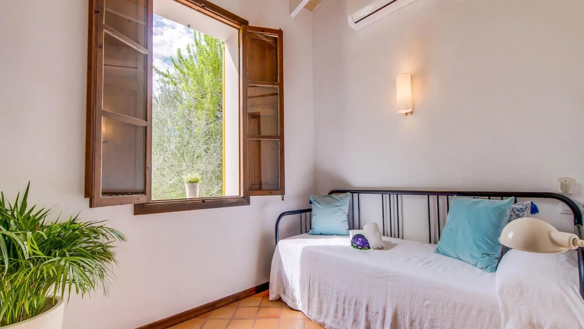 Holiday Home In Inca With Pool & Mountain Views  Selva (Mallorca)